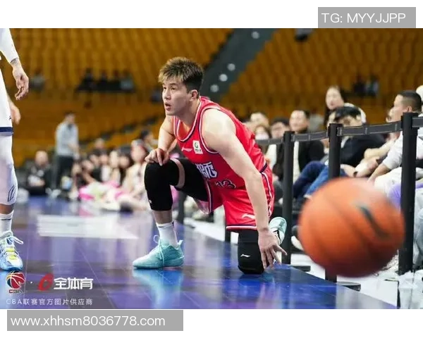 郭艾伦带领中国男篮迎战国际赛场挑战展现领袖风范与团队精神